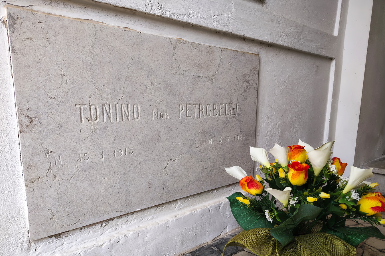 Lapide Tonino Petrobelli